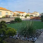Le Donjon Avec Jardin Et Terrasse Proche Du Puy Dufou Сasa de vacaciones