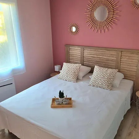 Le Donjon Cosy En Lotissement Proche Du Puy Dufou 度假居 莱塞比耶