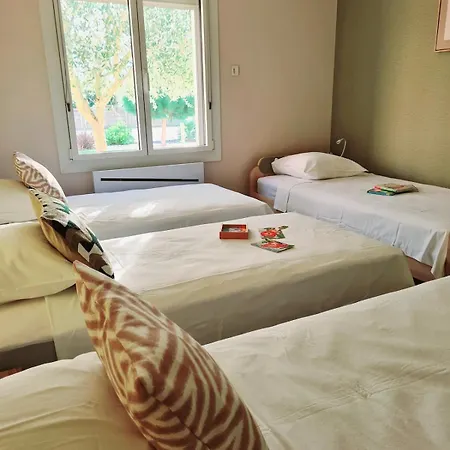 Le Donjon Cosy En Lotissement Proche Du Puy Dufou 莱塞比耶