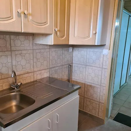 Le Donjon Cosy En Lotissement Proche Du Puy Dufou 度假居 *