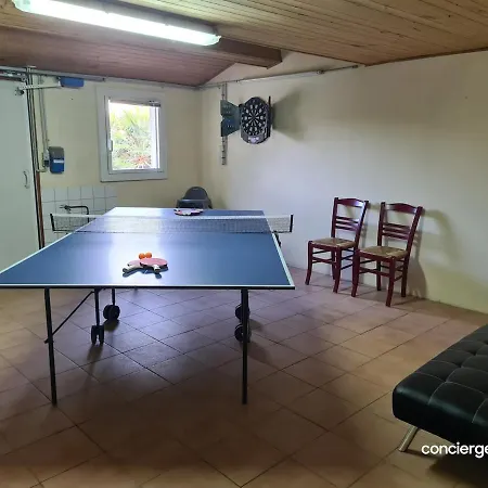 Le Donjon Cosy En Lotissement Proche Du Puy Dufou 度假居