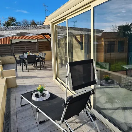 Le Donjon Cosy En Lotissement Proche Du Puy Dufou 度假居 *