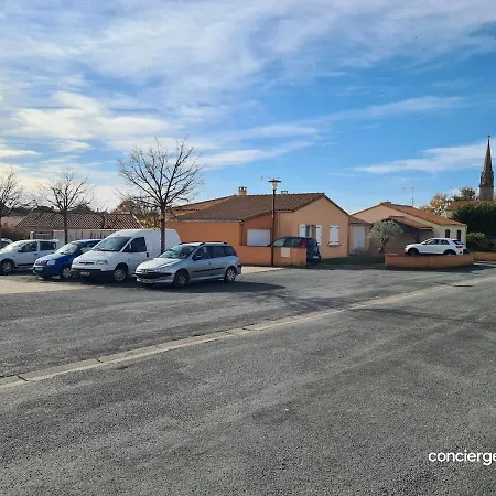 Hébergement de vacances Le Donjon Cosy En Lotissement Proche Du Puy Dufou *