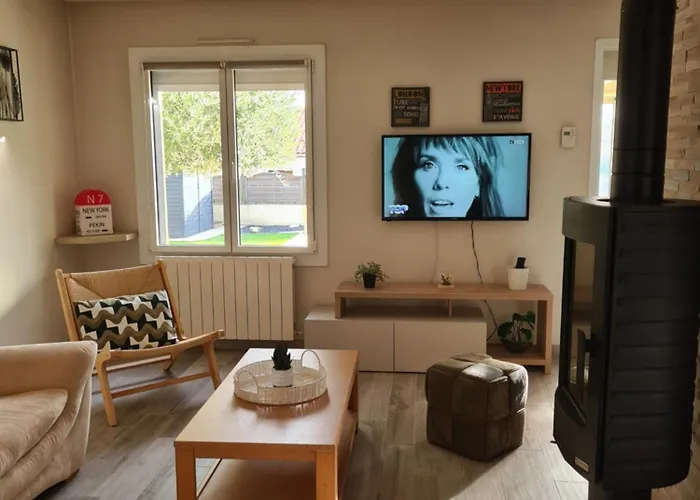 Hébergement de vacances Le Donjon Cosy En Lotissement Proche Du Puy Dufou Les Herbiers