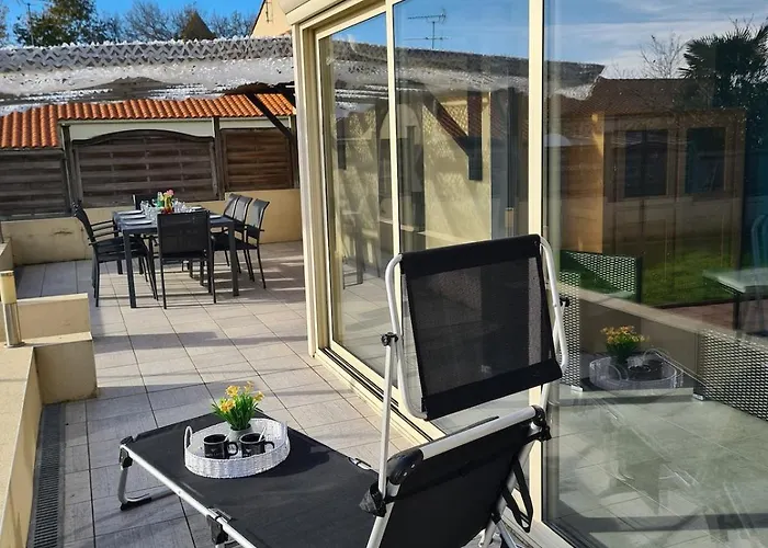 Le Donjon Cosy En Lotissement Proche Du Puy Dufou Hébergement de vacances *