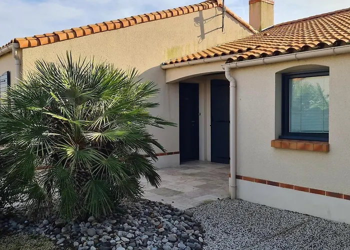 Le Donjon Cosy En Lotissement Proche Du Puy Dufou