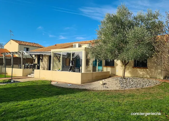 Le Donjon Cosy En Lotissement Proche Du Puy Dufou Hébergement de vacances Les Herbiers