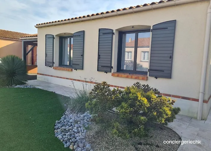 Le Donjon Cosy En Lotissement Proche Du Puy Dufou