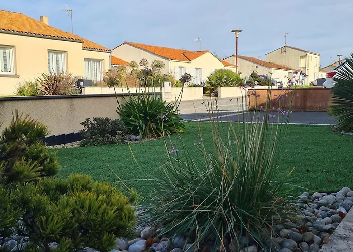 Le Donjon Cosy En Lotissement Proche Du Puy Dufou Hébergement de vacances